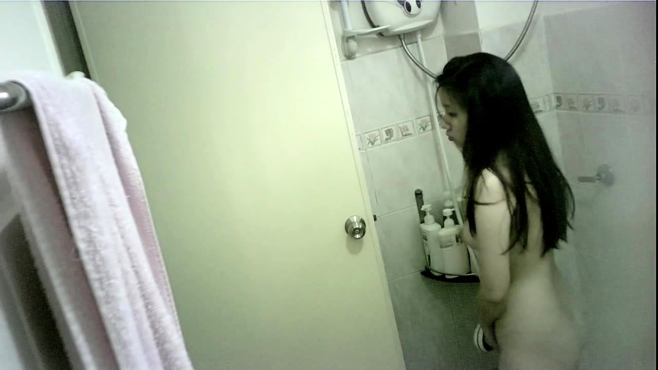 Voyeur Spying On A Beautiful Japanese Girl In The Shower Video at Porn pic